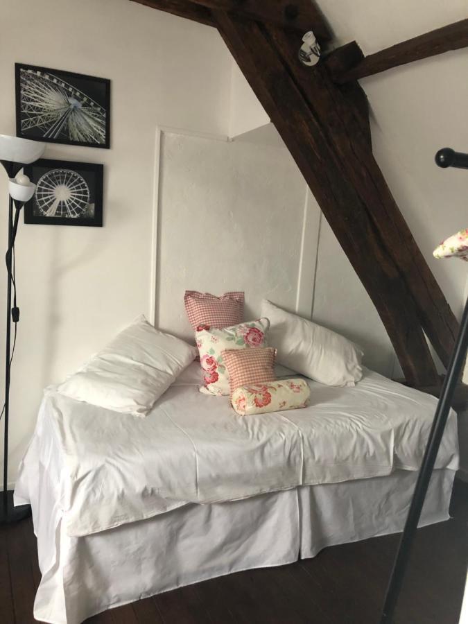 Bed and Breakfast Ancien Relais De Poste The Old Post Office Saint-Martial-d'Albarede Экстерьер фото